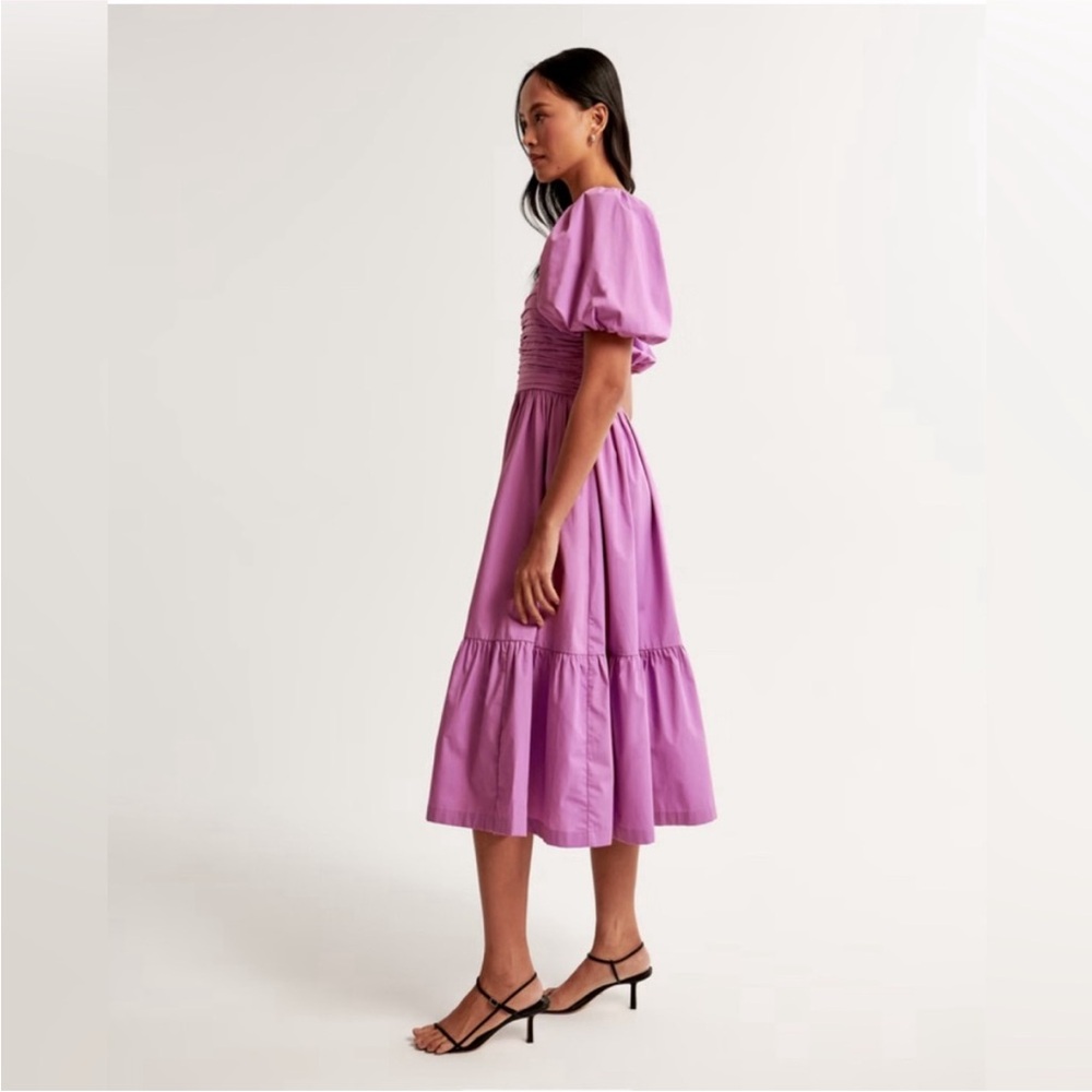 Emerson Poplin Puff Sleeve Midi Dress
Abercrombie size Medium - Picture 2 of 5